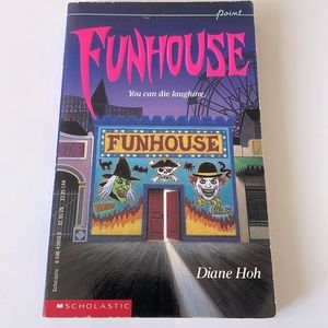 ✨2/$20✨ Funhouse (1990)